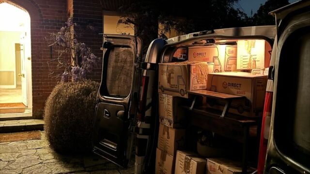 Selena Courier Service